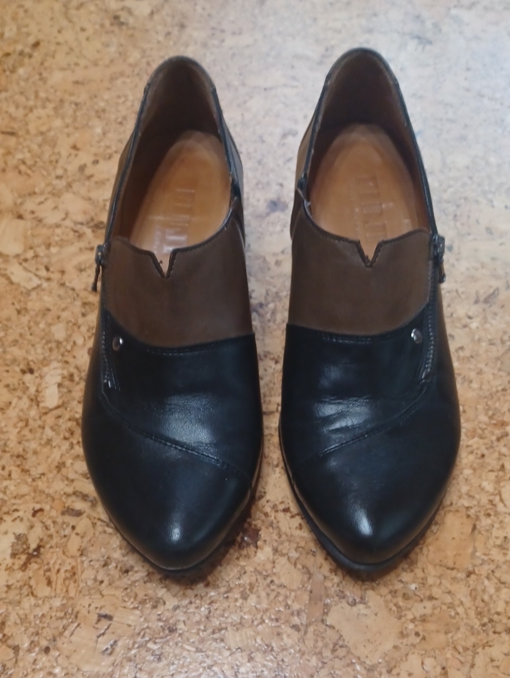 Fidji Two Tone Brown/Black Leather Side Zip Shooties Size 8.5 Made In Portugal